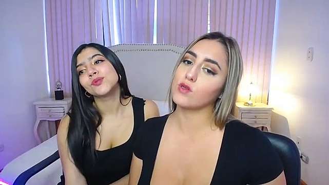 Nia_es naked stripping on cam for live sex video chat
