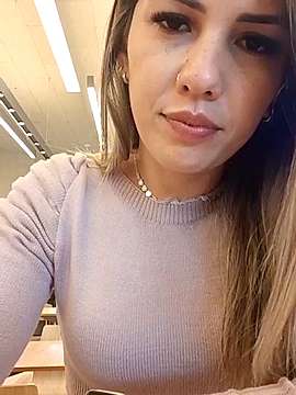 Nick_sexy naked stripping on cam for live sex video chat
