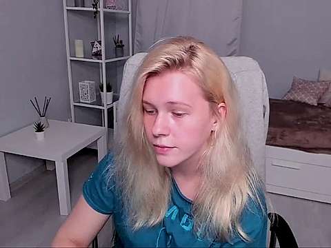 nicole_elliston_ naked stripping on cam for live sex video chat