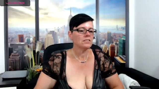 ninarandmann naked stripping on cam for live sex video chat