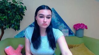 Orianna_Robbi naked stripping on cam for live sex video chat