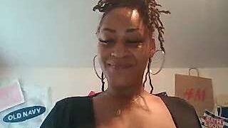 PeanutBudJellyTym naked stripping on cam for live sex video chat