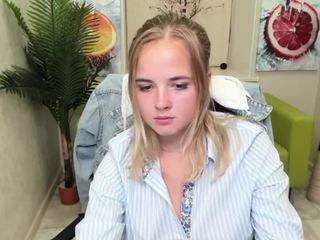 PelagieSweet nude on cam – live sex chat