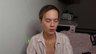 PussyPlanet naked stripping on cam for live sex video chat