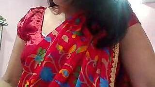 Rashmi_Sweet naked stripping on cam for live sex video chat