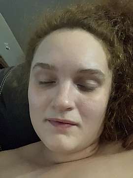 RedHeadZoe naked stripping on cam for live sex video chat