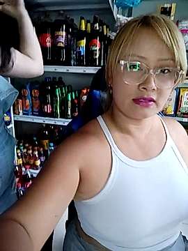 roxanamontero naked stripping on cam for live sex video chat