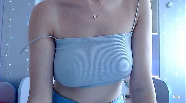 sakura_moon naked stripping on cam for live sex video chat