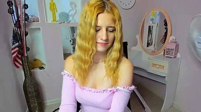 sara_sunset naked stripping on cam for live sex video chat