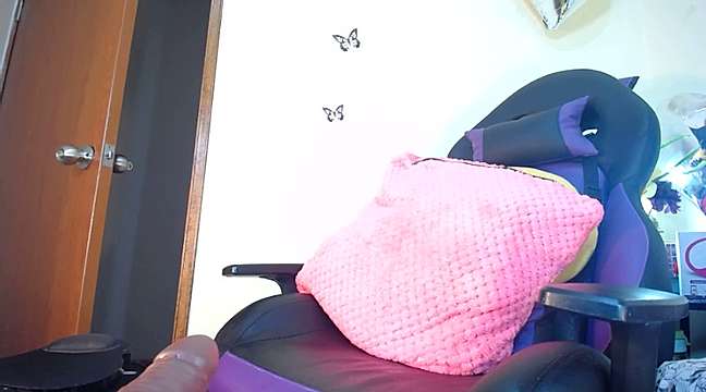 scarlhett naked stripping on cam for live sex video chat
