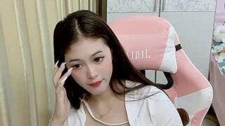 SelinaTracy naked stripping on cam for live sex video chat