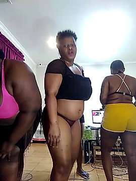 SexyDelilah97 naked stripping on cam for live sex video chat