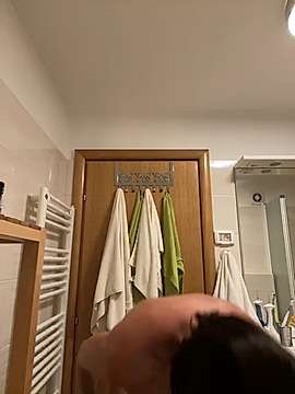 sexymilf42 naked stripping on cam for live sex video chat