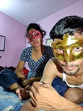 Shahdab20 naked stripping on cam for live sex video chat