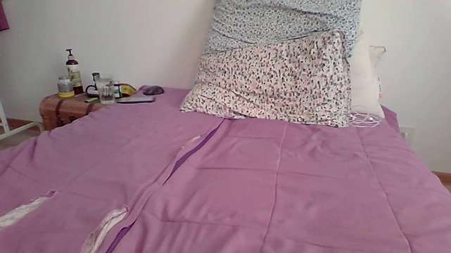 shychubby_kitty naked stripping on cam for live sex video chat