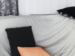 Simonna-leon nude on cam – live sex chat