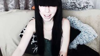 Simonna naked stripping on cam for live sex video chat