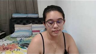 simple_sindyxx naked stripping on cam for live sex video chat