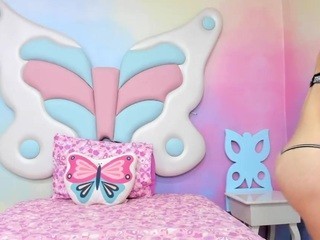 Skinnyemily nude on cam – live sex chat