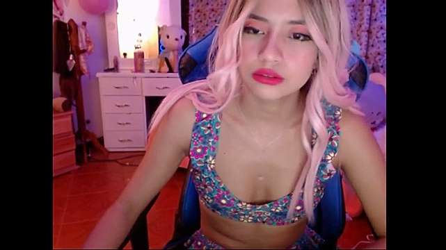 Sophiesoft1 naked stripping on cam for live sex video chat