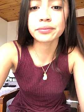 StayHighVic naked stripping on cam for live sex video chat