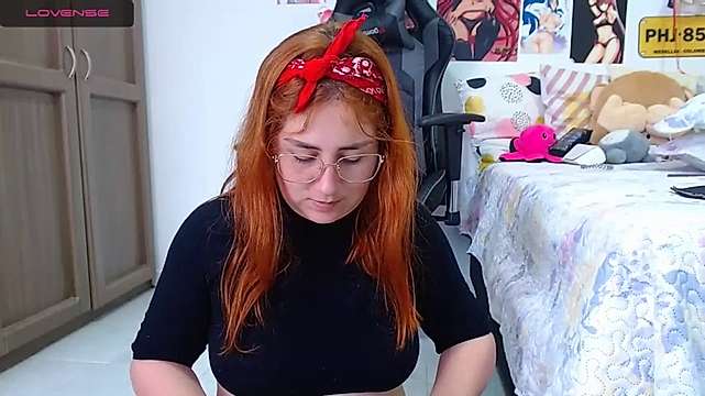 Susan_Foxx naked stripping on cam for live sex video chat