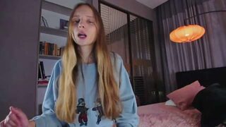 SusieLou naked stripping on cam for live sex video chat