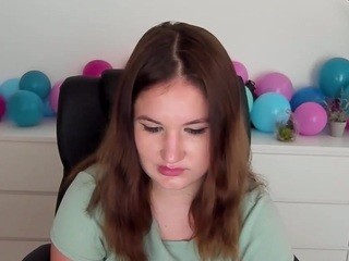 Sweet Milla nude on cam – live sex chat