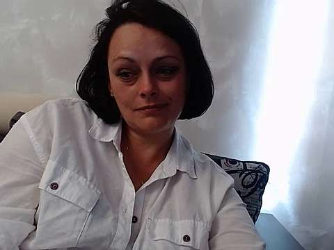 Sweet_medik naked stripping on cam for live sex video chat