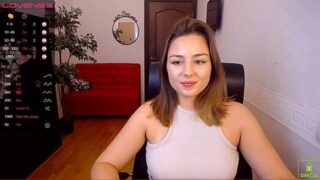 Tresha_White naked stripping on cam for live sex video chat