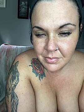 Trixie_Trigger naked stripping on cam for live sex video chat