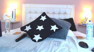 Uiuah naked stripping on cam for live sex video chat