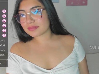 Valerie-1 nude on cam – live sex chat