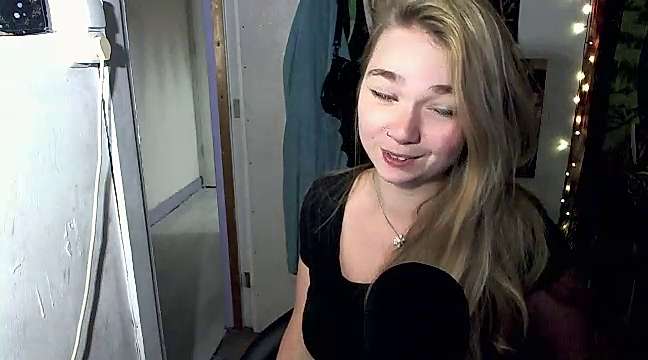 VictoriaSecretss naked stripping on cam for live sex video chat