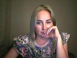 VictoryVik naked stripping on cam for live sex video chat