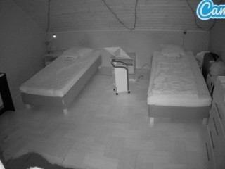 Voyeurcam-julmodels-bed-4 nude on cam – live sex chat