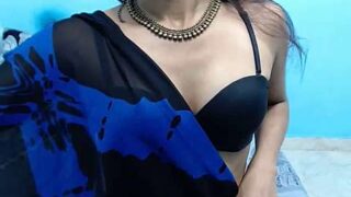 window_girl naked stripping on cam for live sex video chat