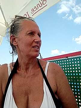 yalukerya naked stripping on cam for live sex video chat