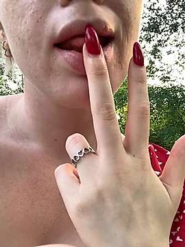 your_lil_babe naked stripping on cam for live sex video chat