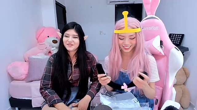 Yuru_Yuri naked stripping on cam for live sex video chat