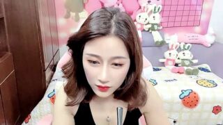 YvettezoeyBaby naked stripping on cam for live sex video chat