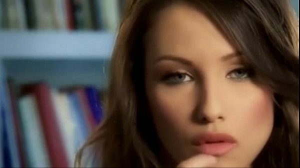 18 year old teen Monroe with smooth snatch – xHamster.com