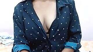 aahna33 naked stripping on cam for live sex video chat