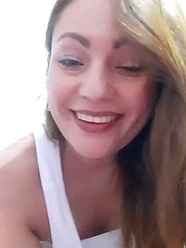Adelle1918 naked stripping on cam for live sex video chat