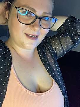 AflaCle naked stripping on cam for live sex video chat