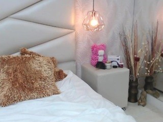 Alahia-diez nude on cam – live sex chat
