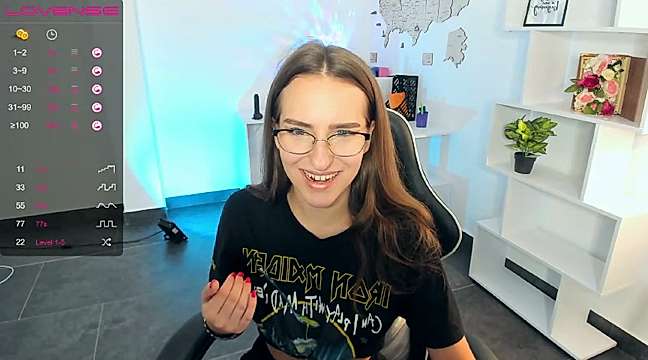 _Alicia__ naked stripping on cam for live sex video chat
