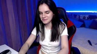 aliinahey naked stripping on cam for live sex video chat