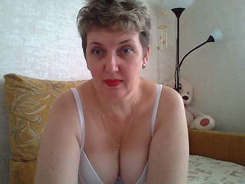 AlisaHopper naked stripping on cam for live sex video chat
