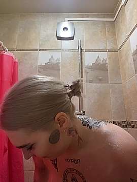 AmaliaDiva naked stripping on cam for live sex video chat